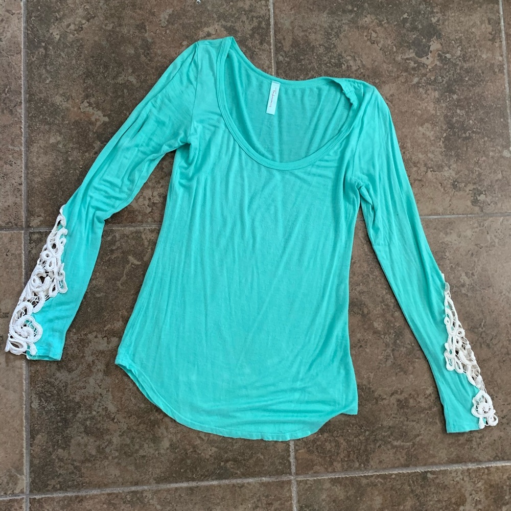 Ladies Crochet Sleeve Long sleeve T-shirt